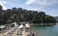 三个奢华公寓在黑山沿海地区售出420年的BTC